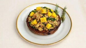 Mushrooms Recheados com Risoto de Abóbora Butternut: Uma Delícia Vegana