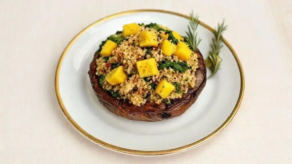 Mushrooms Recheados com Risoto de Abóbora Butternut: Uma Delícia Vegana