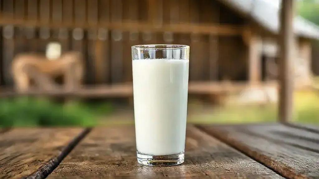 Os perigos do leite cru: o que você precisa saber sobre saúde pública
