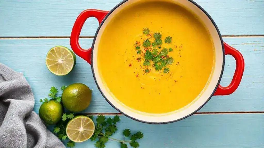 Sopa de Cenoura e Lentilha com Curry: Conforto em Cada Colher